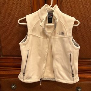 Like new north face vest